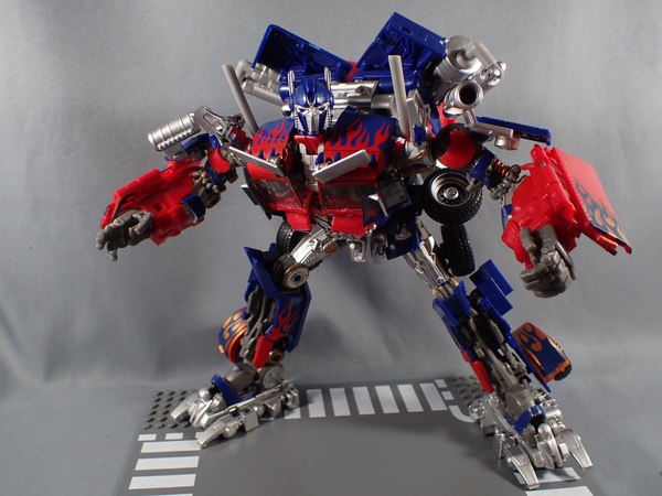 MB 11 Optimus Prime Takara Movie The Best In Hand Images  (11 of 17)